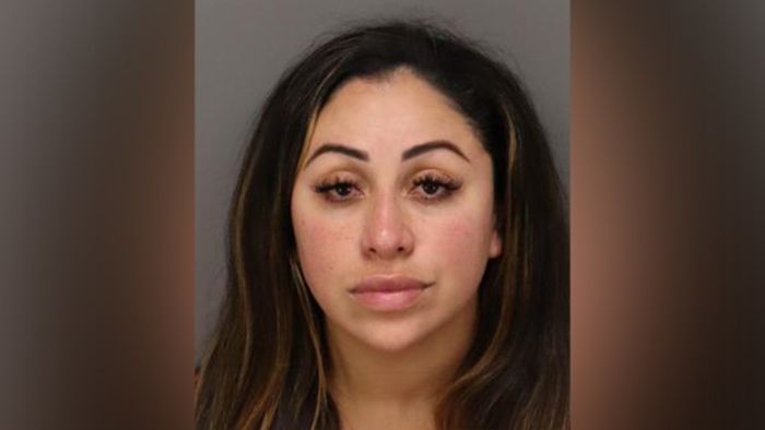 Флоридская «зубная фея» попалась на суперклей: как экономия обернулась кошмаром Флоридская «зубная фея» попалась на суперклей: как экономия обернулась кошмаром native-yes