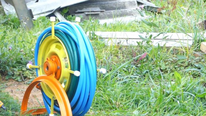 Катушка для поливочного шланга из автомобильного диска Катушка для поливочного шланга из автомобильного диска native-yes