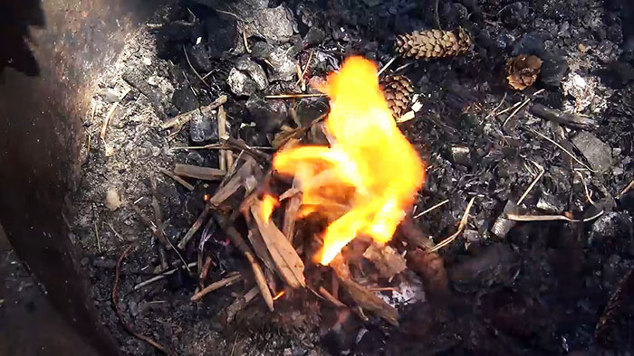 Реально ли разжечь огонь с помощью пакета с водой Реально ли разжечь огонь с помощью пакета с водой native-yes