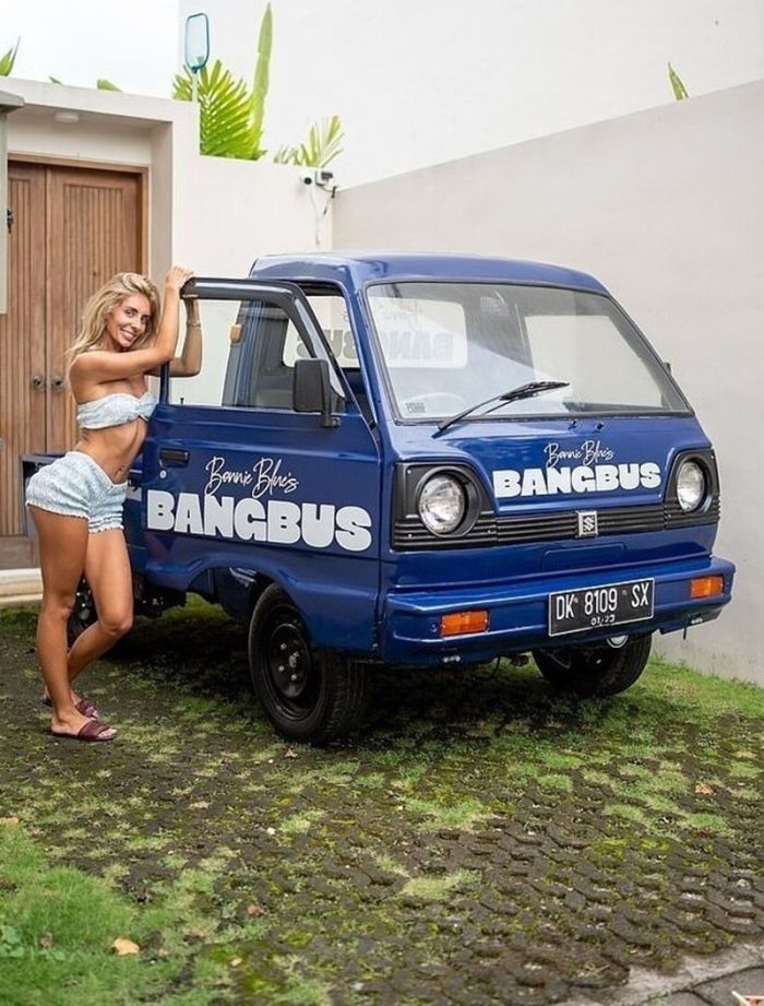 Девушке, ранее переспавшей с 1057 партнерами за сутки, грозит до 15 лет тюрьмы за секс-марафон в Индонезии Девушке, ранее переспавшей с 1057 партнерами за сутки, грозит до 15 лет тюрьмы за секс-марафон в Индонезии native-yes