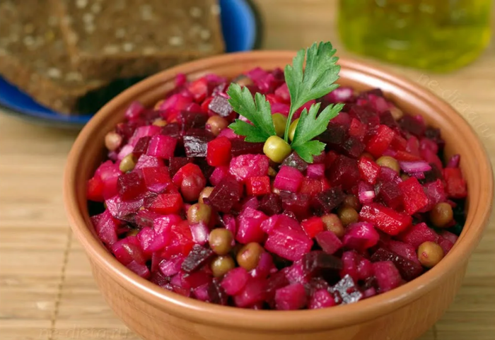 Новогоднее на праздничном столе в СССР native-yes