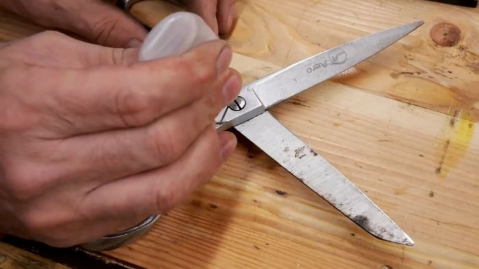 Быстрая заточка ножниц в домашних условиях Быстрая заточка ножниц в домашних условиях native-yes