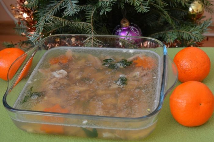 Новогоднее на праздничном столе в СССР native-yes