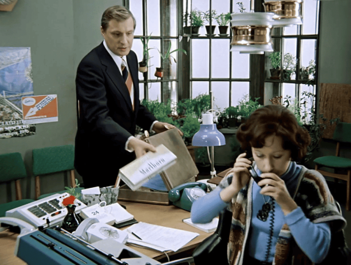 Сколько стоили подарки от Самохвалова в комедии «Служебный роман» Сколько стоили подарки от Самохвалова в комедии «Служебный роман»