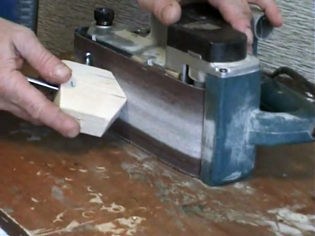 Приспособление для заточки сверла своими руками native-yes