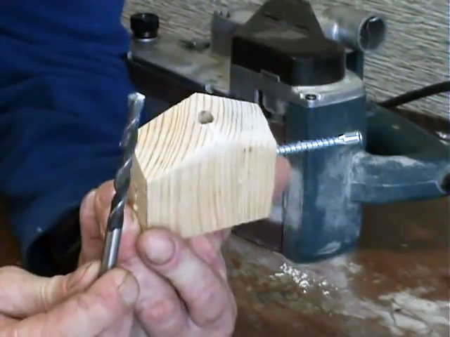 Приспособление для заточки сверла своими руками native-yes