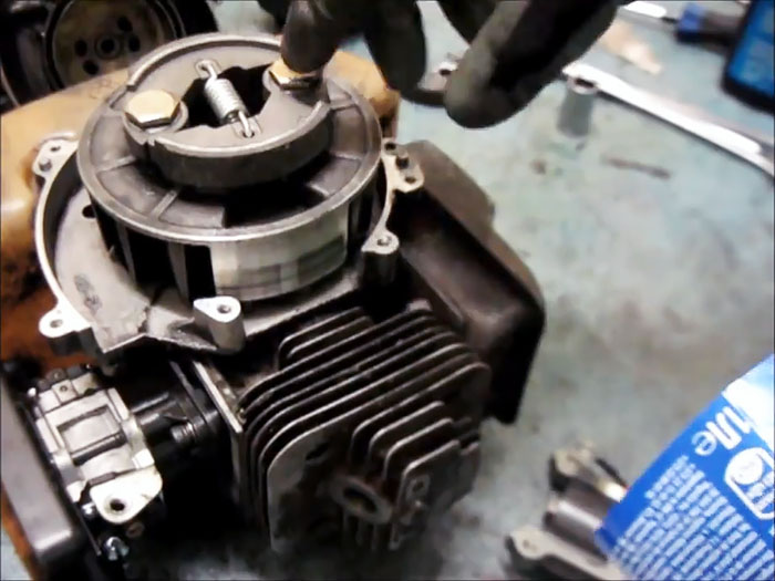 Если бензокоса не заводится, то стоит поискать проблему в простых вещах Если бензокоса не заводится, то стоит поискать проблему в простых вещах native-yes