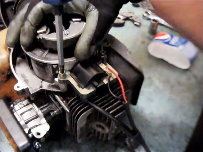 Если бензокоса не заводится, то стоит поискать проблему в простых вещах Если бензокоса не заводится, то стоит поискать проблему в простых вещах native-yes