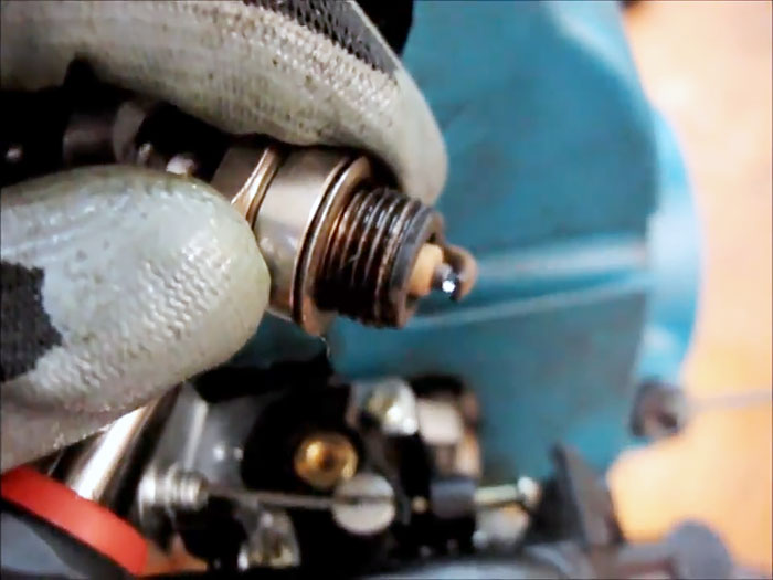 Если бензокоса не заводится, то стоит поискать проблему в простых вещах Если бензокоса не заводится, то стоит поискать проблему в простых вещах native-yes