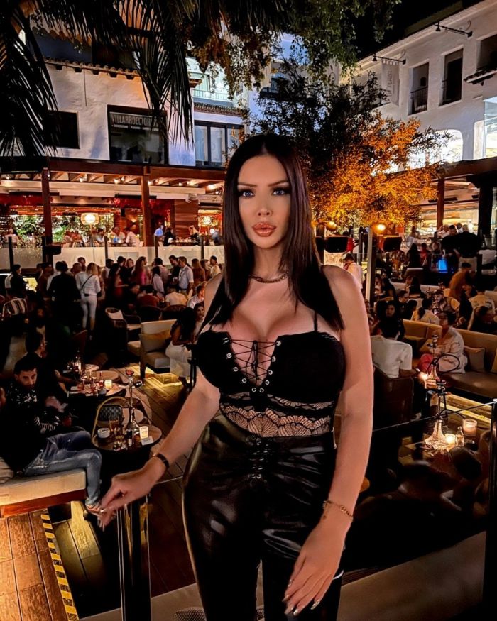 картинка 2e589d551a devushki v otkrovennyh narjadah iz lateksa 17