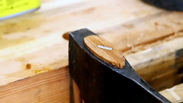 Как заменить рукоятку топора