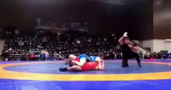 Скандал на ковре: Неспортивное поведение омрачило юниорский турнир по вольной борьбе