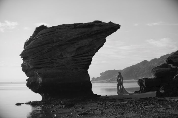 картинка 9c454fcfb3 zhenevev morton na otkrovennyh fotografijah 5