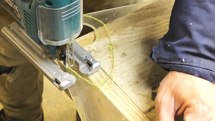 картинка 9fe11cc8d0 katushka pod kabel iz plastikovoj kanistry 7