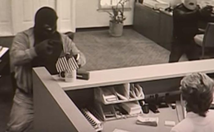 Братья Беллами: Копы-Грабители, или Как Расследовать Собственное Преступление