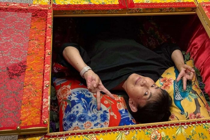 В Японии люди медитируют в гробах гробу, смерти, Японии, состояние, участники, перед, медитация, помогает, может, психического, Grave, Tokyo, смерть, практика, поддержания, обрести, услугу, гробов, восприятие, университете