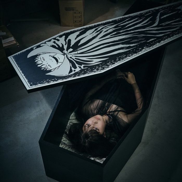 В Японии люди медитируют в гробах гробу, смерти, Японии, состояние, участники, перед, медитация, помогает, может, психического, Grave, Tokyo, смерть, практика, поддержания, обрести, услугу, гробов, восприятие, университете