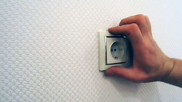 Как закрепить своими руками выпадающую розетку или выключатель. native-yes