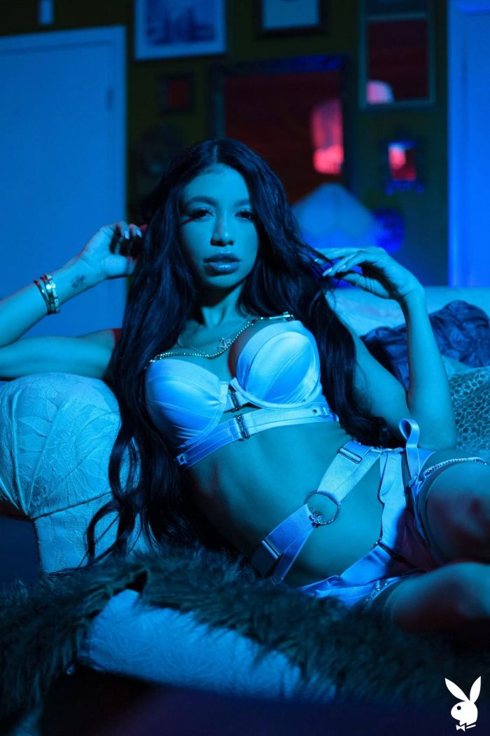 картинка b02f733eaf veronika rodriges obnazhila grud 2