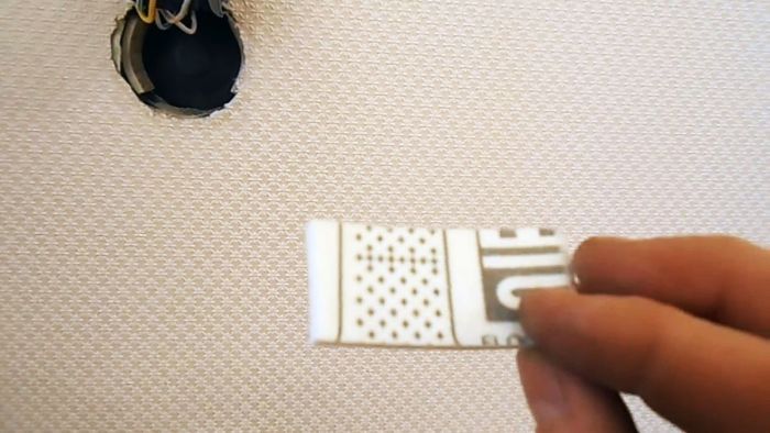 Как закрепить своими руками выпадающую розетку или выключатель. native-yes