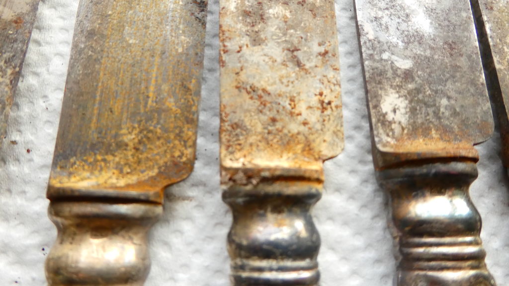 Как вернуть блеск столетнему серебру: химия на кухне