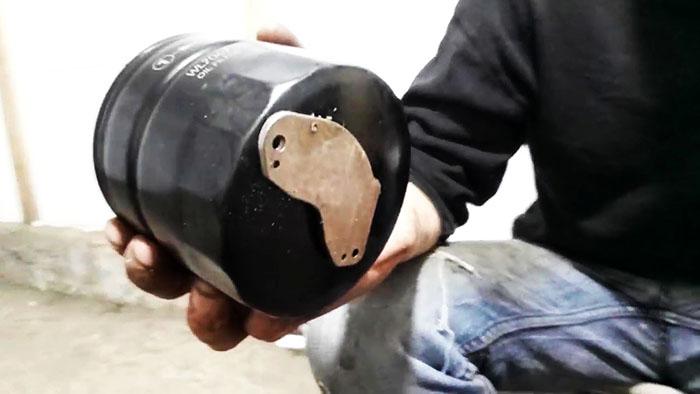 Личный эксперимент: что собрал магнит на масляном фильтре за 5000 км