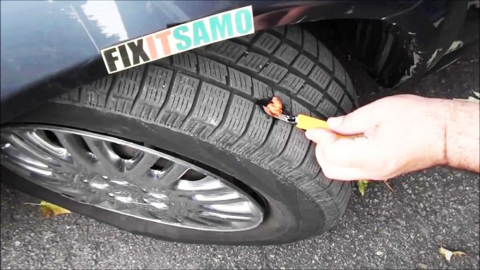 Как быстро заделать прокол в бескамерной шине, не снимая колесо