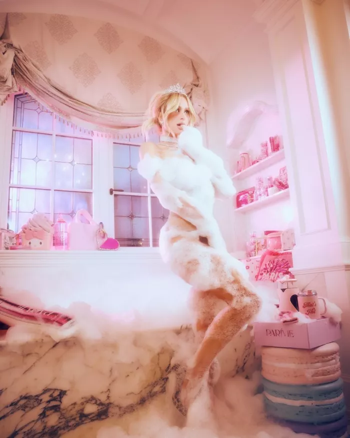 картинка 1686c55b44 obnazhennaja pjeris hilton 4