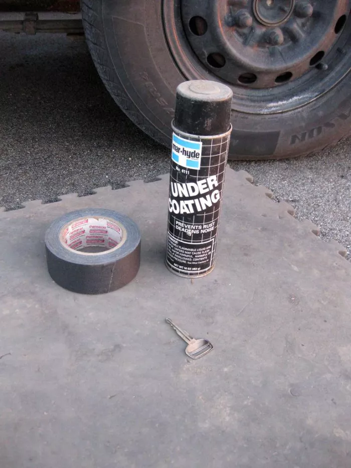 Тайник с запасным ключом на кузове автомобиля своими руками После, тайник, понадобится, может, скотч, кузова, мастику, тайника, ключом, когда, секретный, участок, ключа, закладка, двери, поверхности, будет, можно, ровной, чтобы