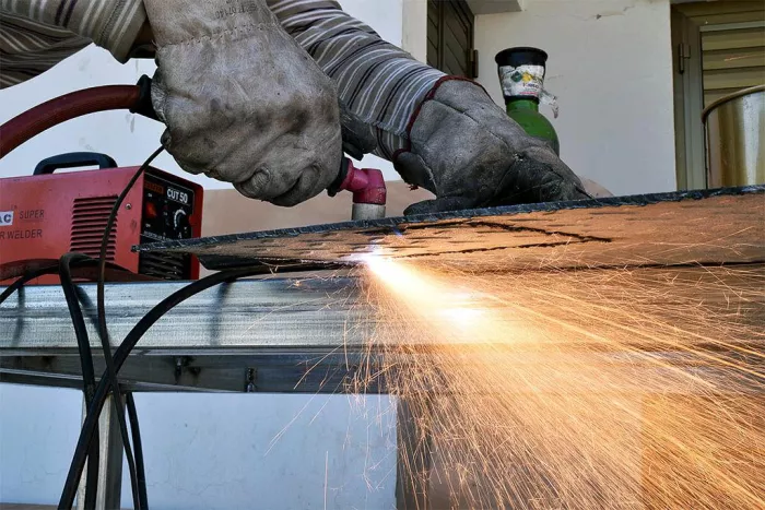 картинка 3143a7a2cc samodelnyj stol so vstroennym barbekju 6