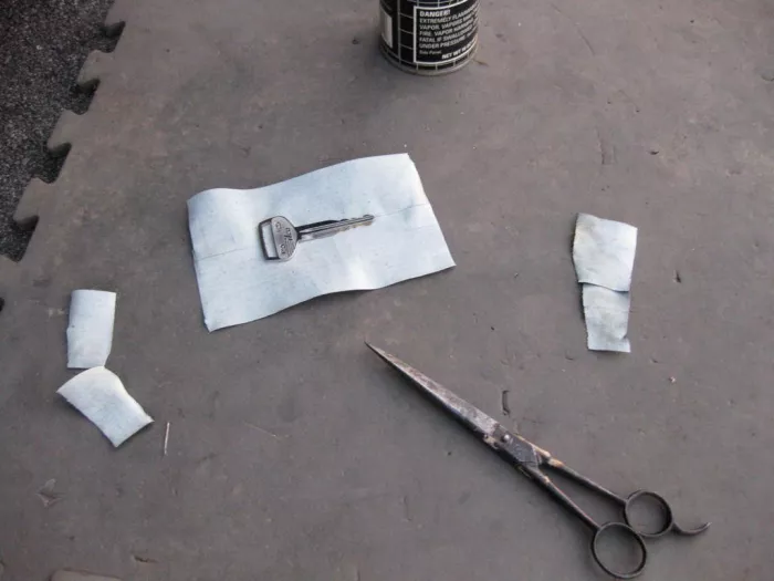 Тайник с запасным ключом на кузове автомобиля своими руками После, тайник, понадобится, может, скотч, кузова, мастику, тайника, ключом, когда, секретный, участок, ключа, закладка, двери, поверхности, будет, можно, ровной, чтобы