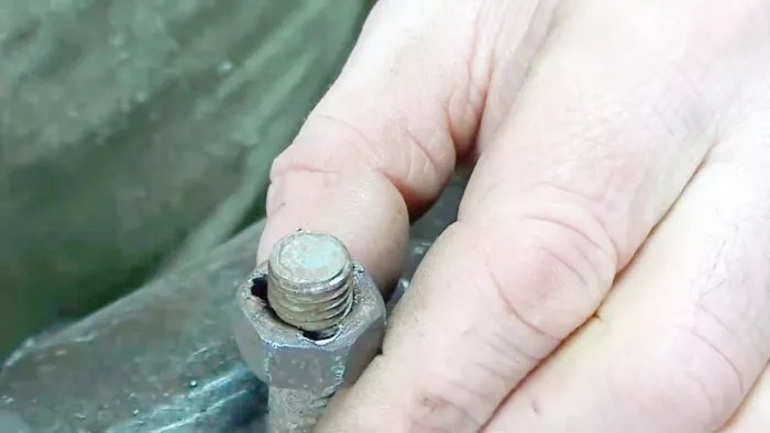 картинка bf9e4ddf87 prisposoblenie dlja vosstanovlenija rezby 10