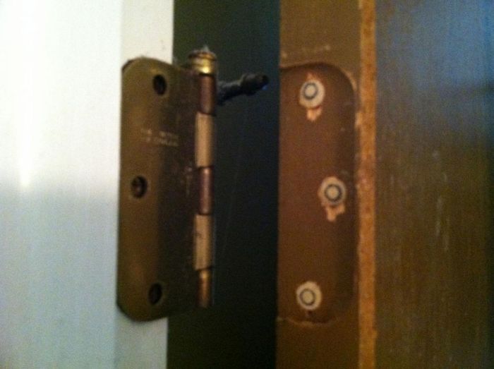 картинка d39a691aeb vosstanovlenie razbityh otverstij pod shurupy dvernoj petli 10