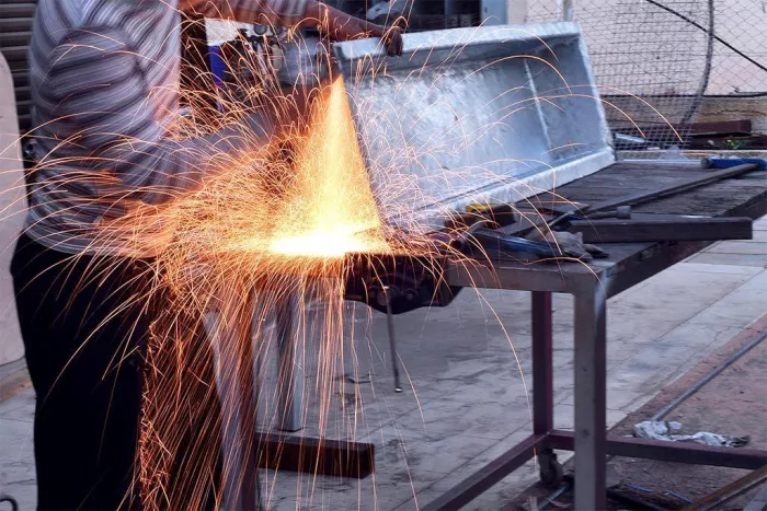 картинка dbabbfa86c samodelnyj stol so vstroennym barbekju 7