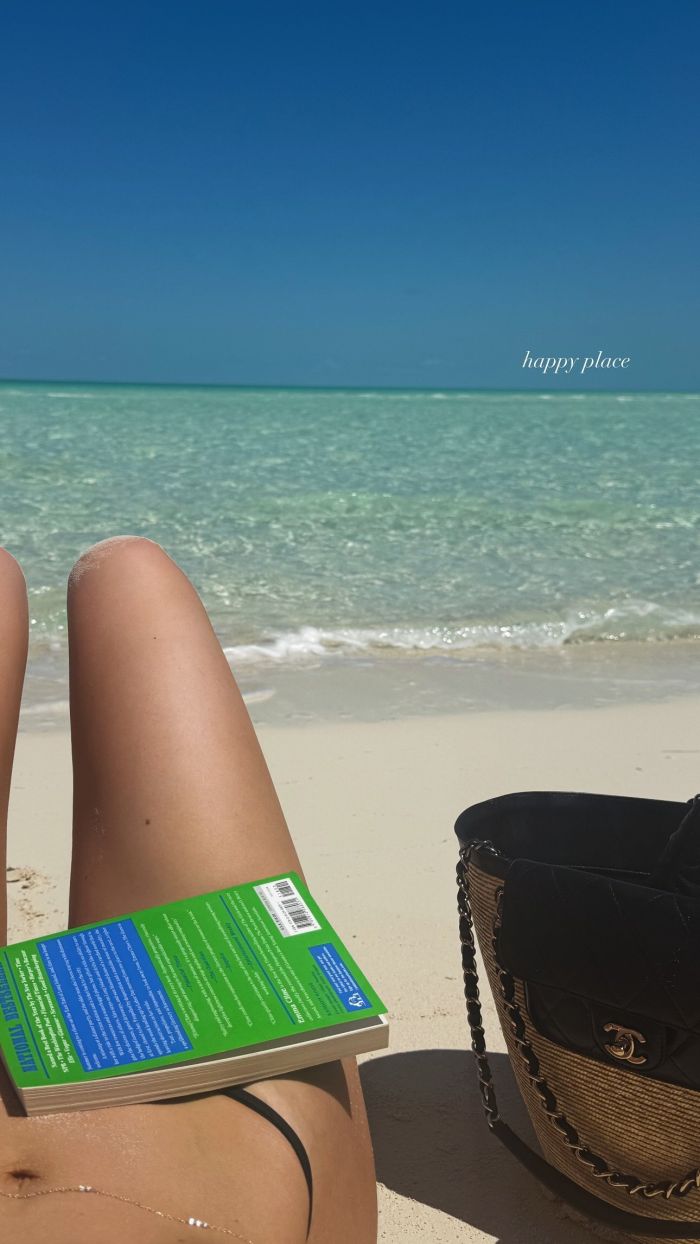 картинка e987bf4a54 kajli dzhenner demonstriruet svoju potrjasajuschuju figuru 19