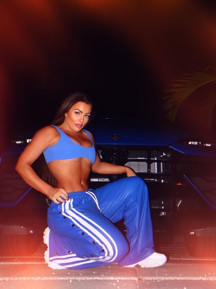 картинка ef90758a04 amanda sakkomanno na snimkah dlja vzroslyh 3