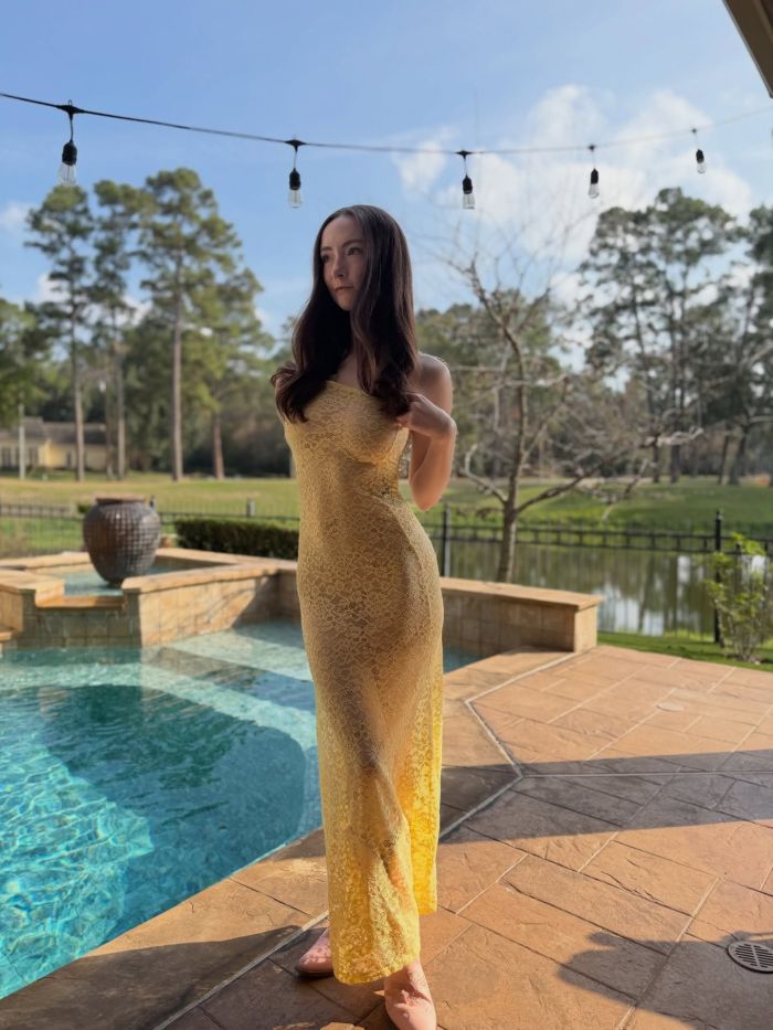 картинка f471f0c336 neozhidannoe priznanie obraz sosedskoj devchonki skryvaet smeluju svobodu 6