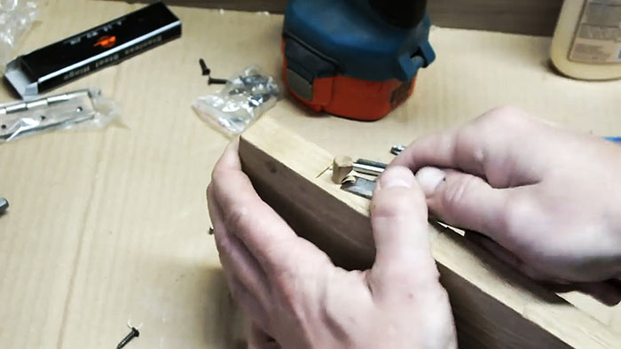 Простые удалить сорванные или сломанные саморезы просто, этого, обломка, нужно, необходимо, саморез, будет, новый, стержень, место, самореза, чепик, сделать, может, куска, стало, трубки, конец, вокруг, трубкиЗажимаем