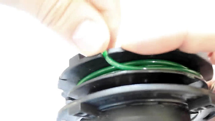 картинка 26e76f776e kak zapravit lesku v kosilnuju golovku motokosy 21