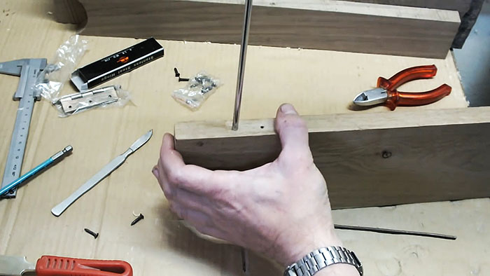 Простые удалить сорванные или сломанные саморезы просто, этого, обломка, нужно, необходимо, саморез, будет, новый, стержень, место, самореза, чепик, сделать, может, куска, стало, трубки, конец, вокруг, трубкиЗажимаем