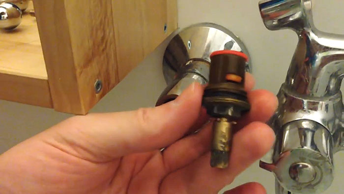 картинка 9d773551da kapaet vodoprovodnyj kran kak ustranit utechku vody 9