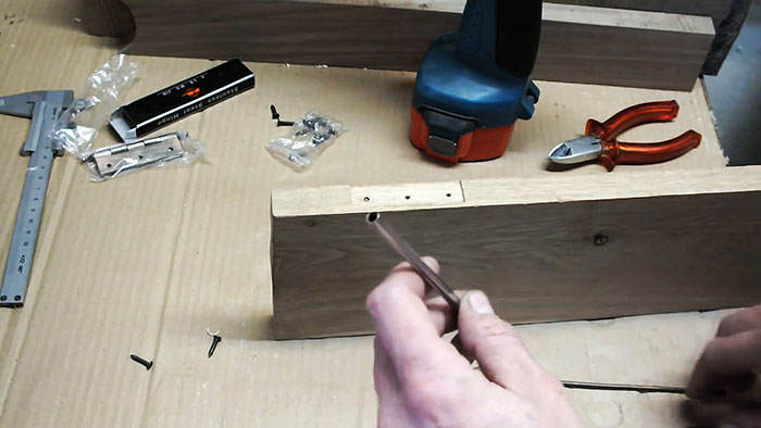 Простые удалить сорванные или сломанные саморезы просто, этого, обломка, нужно, необходимо, саморез, будет, новый, стержень, место, самореза, чепик, сделать, может, куска, стало, трубки, конец, вокруг, трубкиЗажимаем