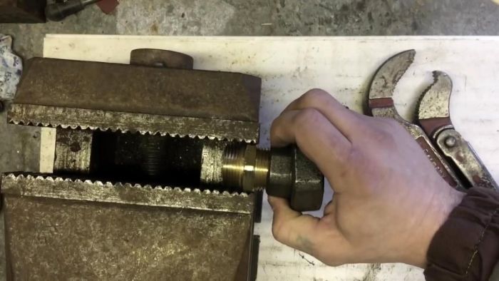 картинка 55a3f5f5f5 kak pravilno i nadezhno namatyvat len na santehnicheskie soedinenija 3