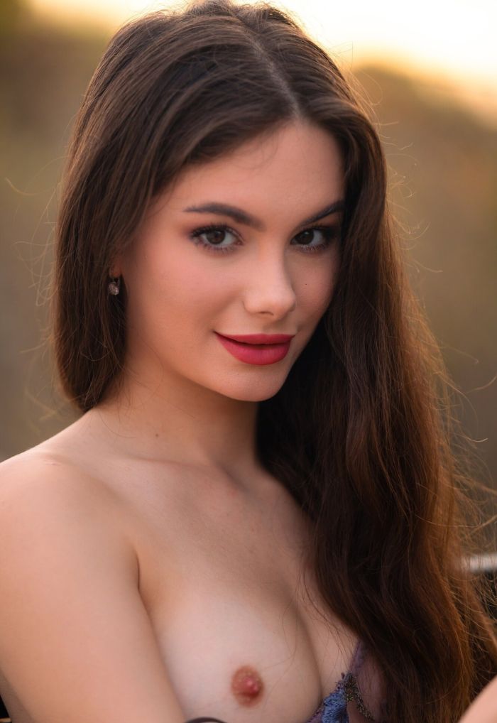 картинка 805e0dbb39 seksualnaja devushka snimaet kruzhevnoe bele 9