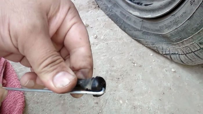 картинка 89e118cede zamena ventilja za 20 sekund bez snjatija kolesa 9