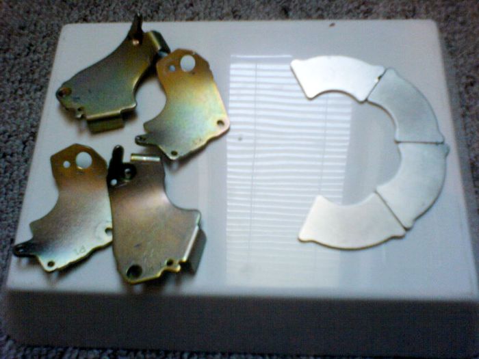 Как отделить магниты от металлической подложки жесткого диска металлической, металл, использовать, магниты, разбирал, краям, другу, ключи, сводим, усилием, беремсяДалее, выступает, наклеен, поверхность, изгибая, магниту, самому, прикасаясь, подложки, конечки