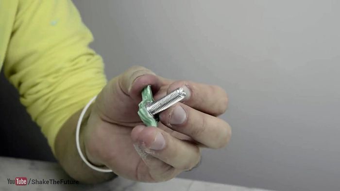 картинка cefe2e5ea6 kak sdelat bolt barashek iz obychnogo bolta i pjet butylki 9