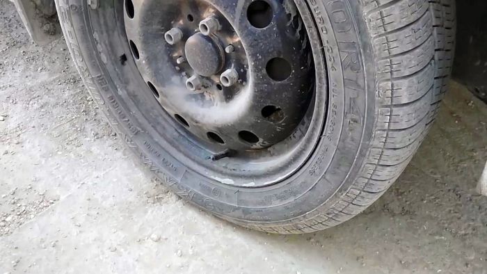 картинка e9f063823d zamena ventilja za 20 sekund bez snjatija kolesa 2