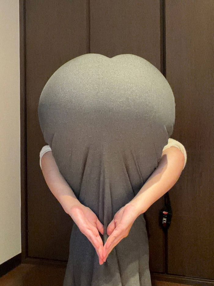 картинка ecd4227ff6 japonskie devushki pokorjajut socseti neobychnoj pozoj 5