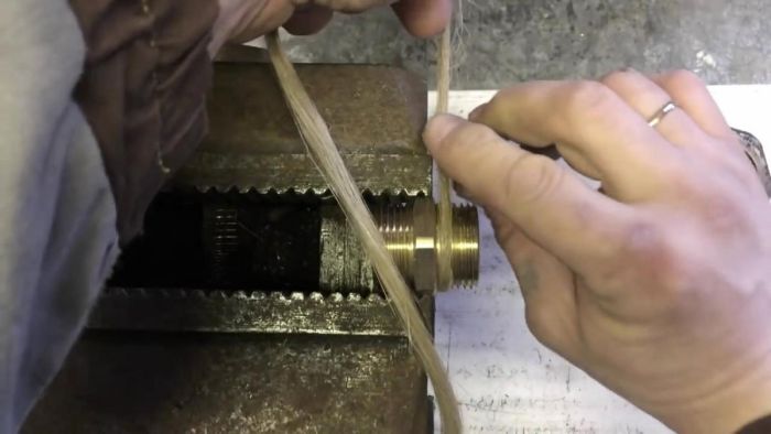 картинка f13d657ad1 kak pravilno i nadezhno namatyvat len na santehnicheskie soedinenija 9